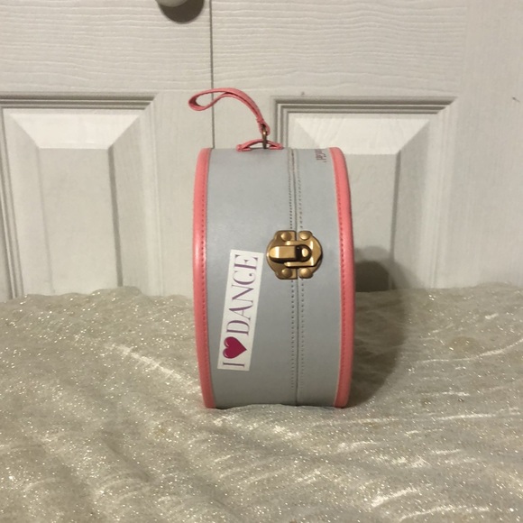 RETIRED American Girl Isabelle Girl of the Year 2014 Dance Case 18 inch doll - Picture 3 of 14